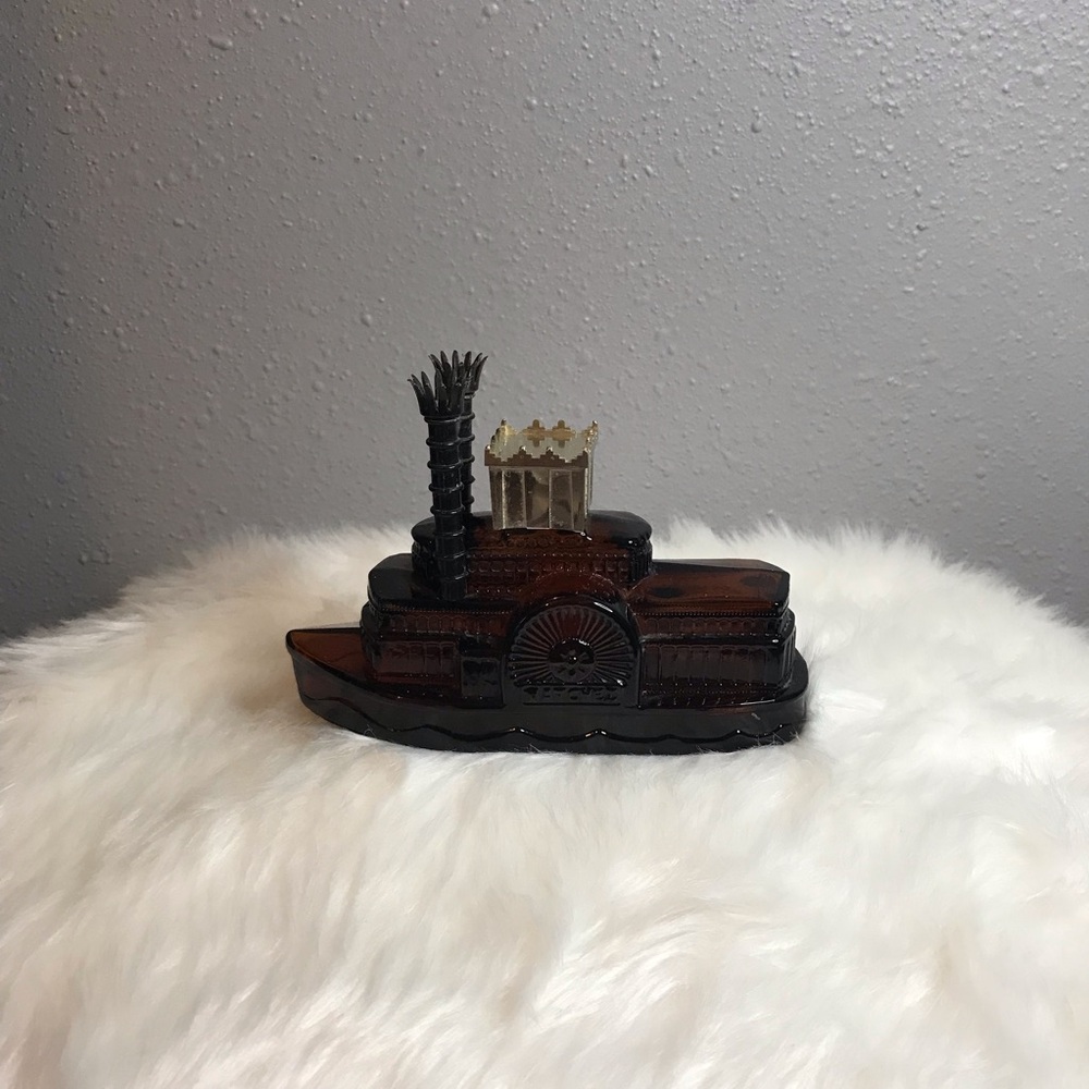 AVON Vintage mens after shave Paddle steamboat collectible.